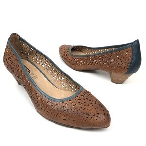 PIKOLINOS LEATHER CROCHET CUT KITTEN HEEL PUMPS 41